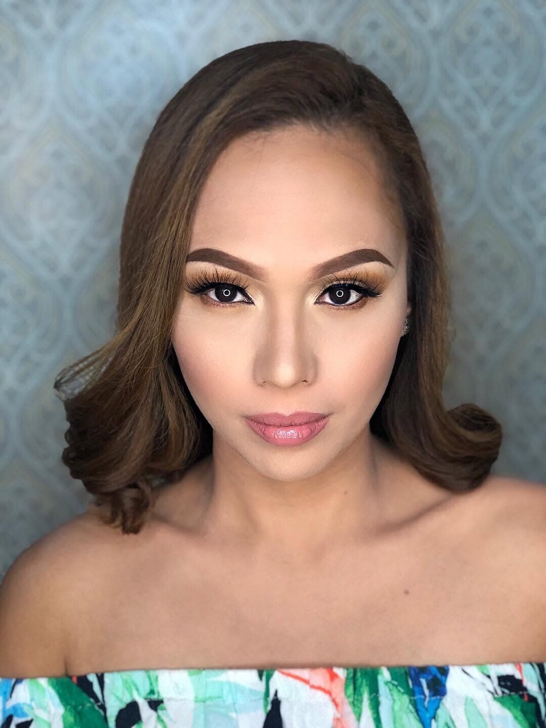 Debut makeup with a romantic soft-focus finish